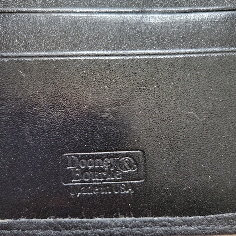SOLD-Dooney & Bourke Vintage Black Leather Wallet/ Billfold - Picture 3 of 7